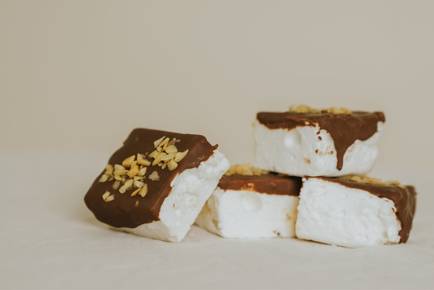 Chocolate & Honeycomb Topped Caramel Marshmallows